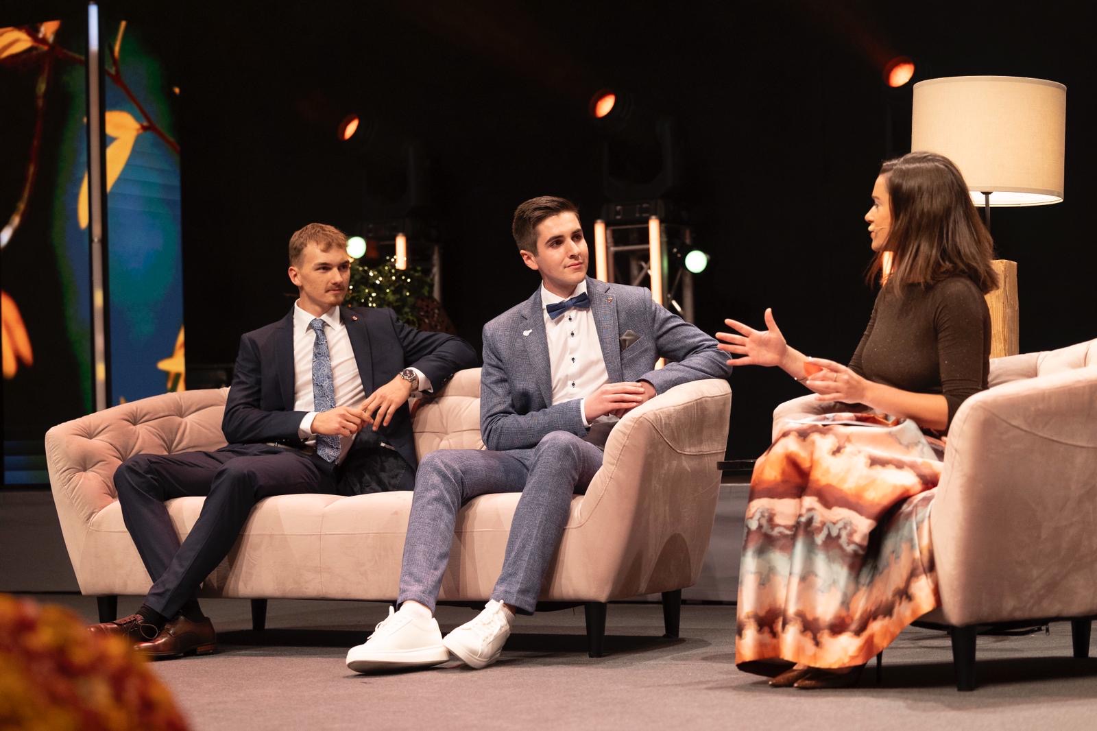 cbda3bc5-eec4-499e-896b-2bd66bd920de